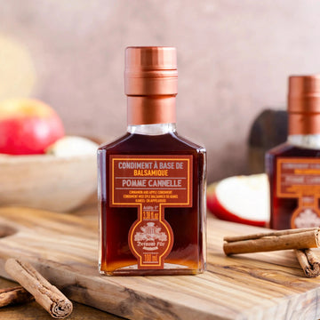 Balsamico-Essig mit Apfel und Zimt aus der Emilia-Romagna – aromatisches Feinkost-Condiment von Maison Brémond 1830.