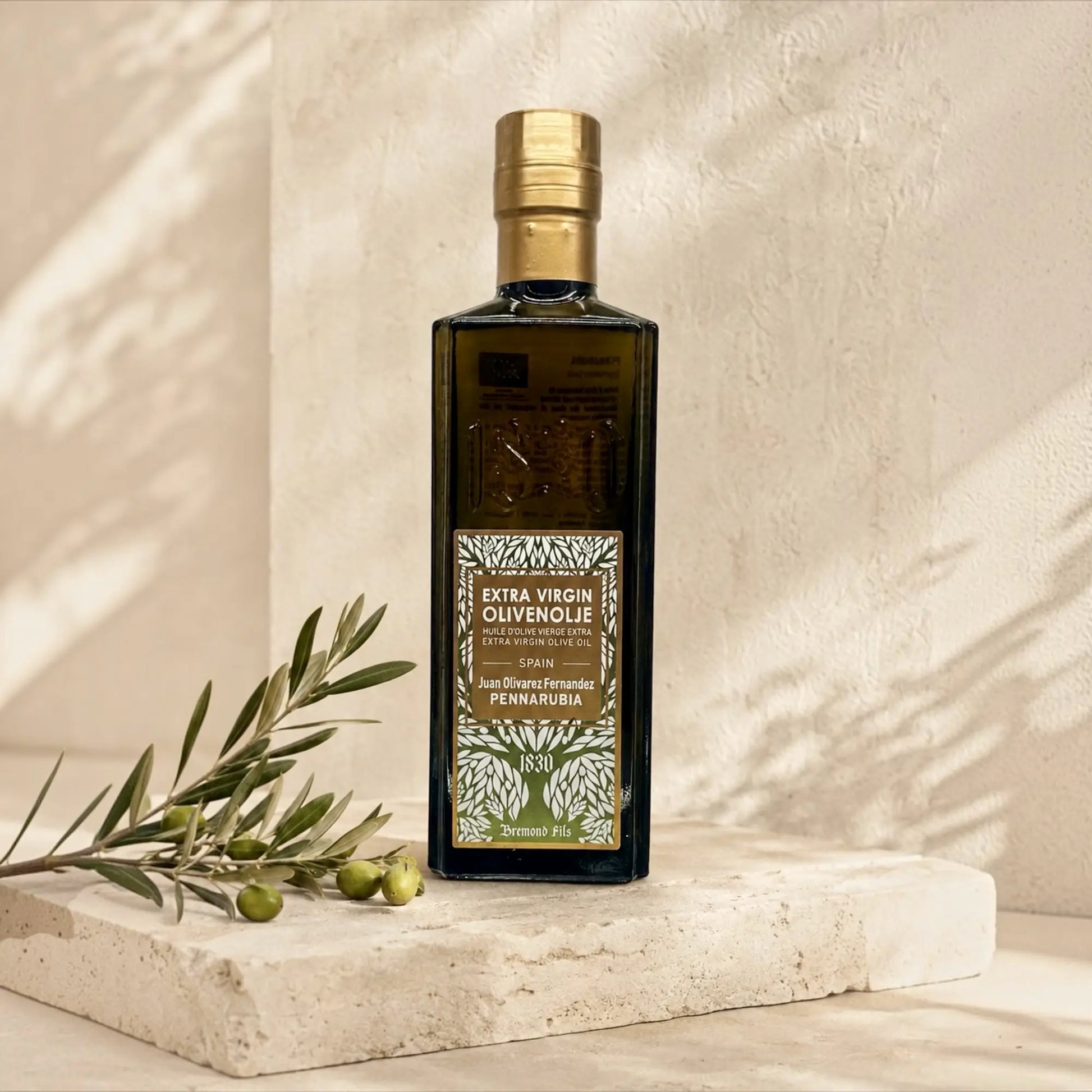 Bio Pennarubia Olivenöl nativ extra aus Spanien mit Oliven und Olivenzweig