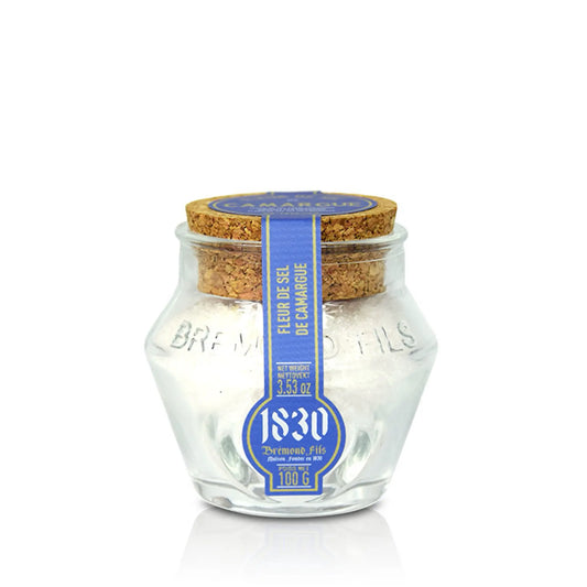 ein glas Fleur de Sel aus der Camargue – Meersalz aus Frankreich