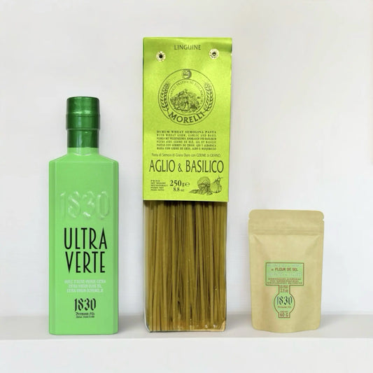 Geschenkset aus Olivenöl , Pasta und Kräutersalz