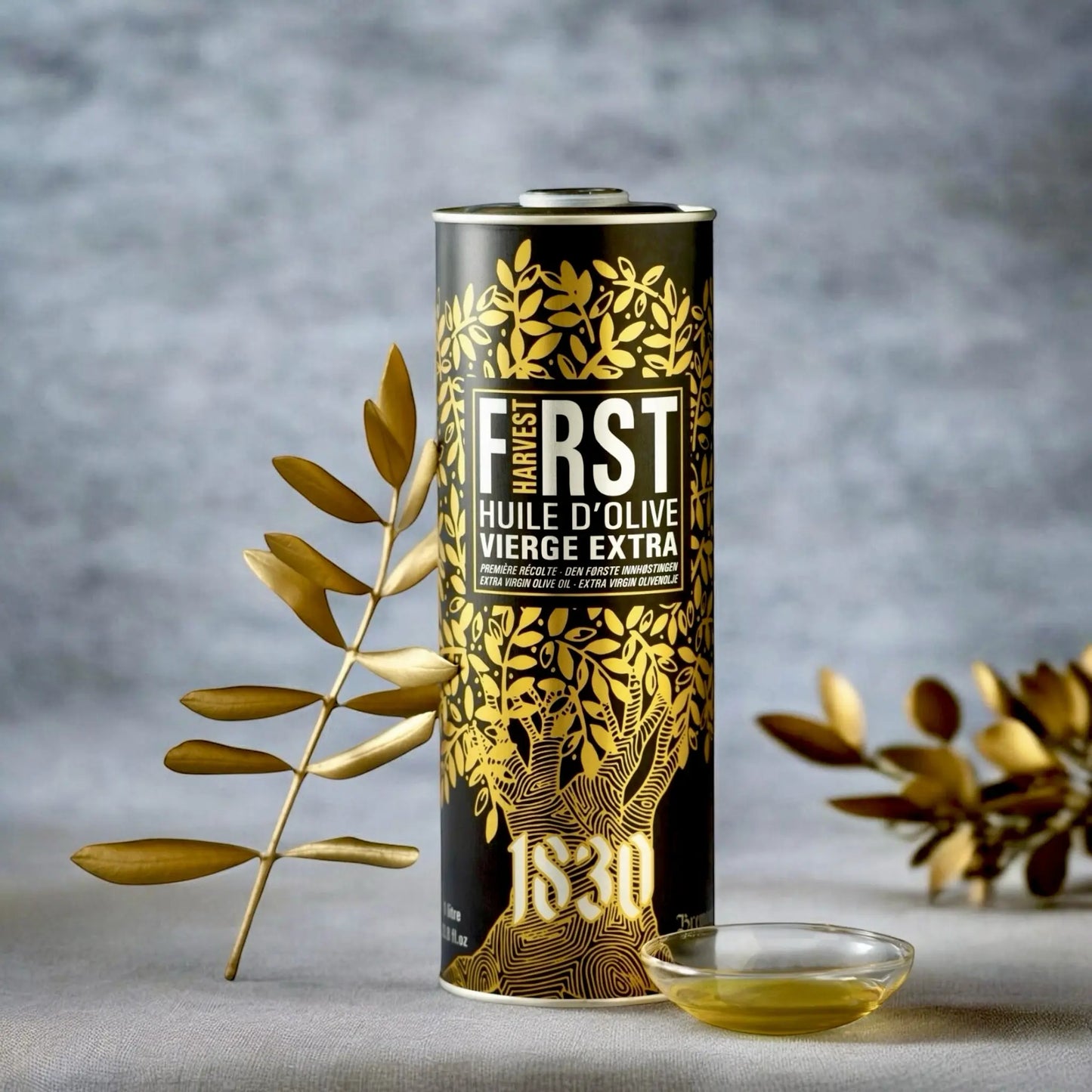 Französisches Bio-Olivenöl der ersten Ernte: FIRST aus der Provence. Hochwertiges, extra natives Olivenöl in limitierter Gold-Edition